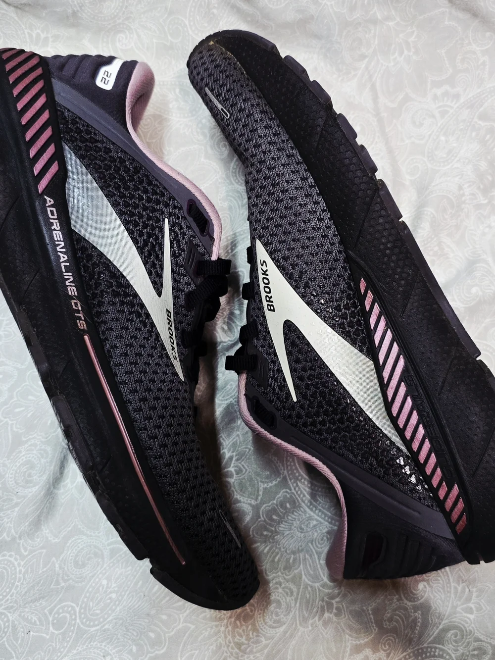 Brooks Adrenaline GTS 22 Women's Running Shoes Black Pink Size 10 B Medium